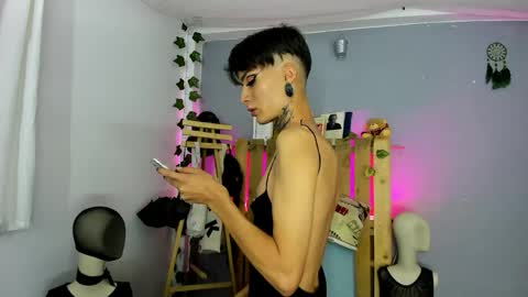 Snapshot of ari_uchis chatting on 05.21.26 Annie online show from 05.21.26