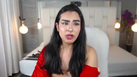 Snapshot of aria07_ chatting on 03.12.25 Ari online show from 03.12.25