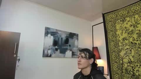 aria y orien  online show from 10.15.25