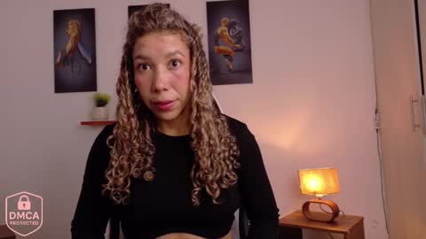 Snapshot of aria_bliss_01 chatting on 11.08.25 aria_bliss_01 online show from 11.08.25