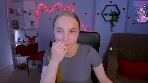 aria_voss_ online show from 05.27.26