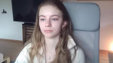 AriaCreazy online show from 10.27.25