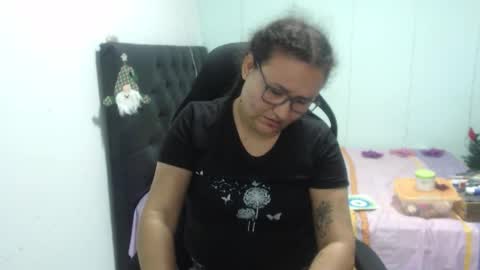 ...Ariana... online show from 11.20.25