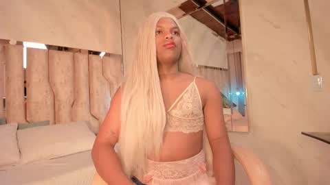 ariana_grande233 online show from 02.16.26