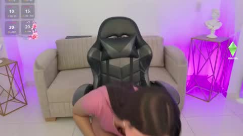 Snapshot of ariana_monroe01 chatting on 01.14.26 Ariana online show from 01.14.26