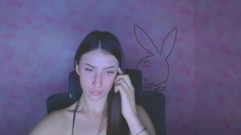 Snapshot of ariana_muur chatting on 09.25.25 Ariana online show from 09.25.25