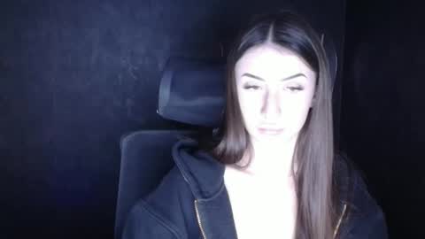 Snapshot of ariana_muur chatting on 10.08.25 Ariana online show from 10.08.25