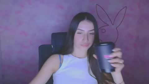 Snapshot of ariana_muur chatting on 10.12.25 Ariana online show from 10.12.25