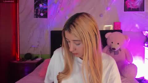 Ariana  online show from 09.29.25