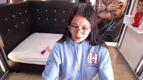 ariana_toro online show from 12.23.25