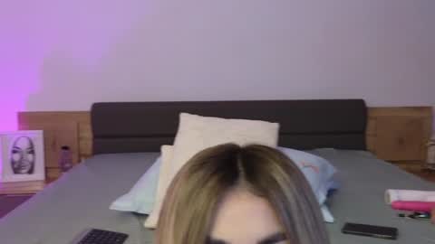 Snapshot of arianaari88 chatting on 01.29.25 Ariana online show from 01.29.25