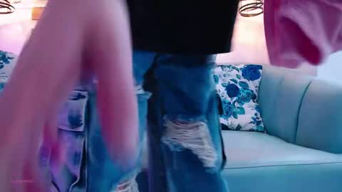 Ari  online show from 10.05.25