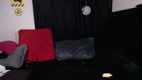 Snapshot of arianauwu666 chatting on 12.26.24 help me 100 hands up my OF is Free online show from 12.26.24