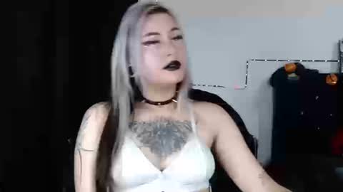 Snapshot of arianauwu666 chatting on 09.10.25 help me 100 hands up my OF is Free online show from 09.10.25