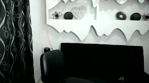 Snapshot of arianna_fairy chatting on 10.10.25 ariana online show from 10.10.25