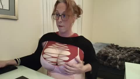 Snapshot of arianna_sinz chatting on 12.05.25 Arianna Sinz online show from 12.05.25