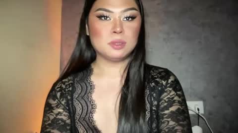 LOVELY online show from 01.08.25