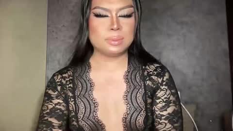 LOVELY online show from 01.15.25