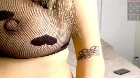 Arianna Pea online show from 01.01.25