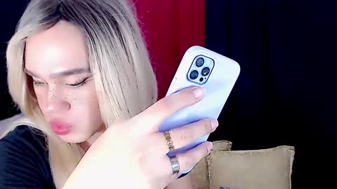Snapshot of arianne_xoxo777 chatting on 12.02.24 ARIANNE CUMS online show from 12.02.24