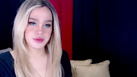Snapshot of arianne_xoxo777 chatting on 12.03.24 ARIANNE CUMS online show from 12.03.24