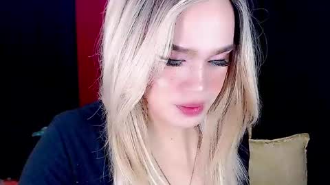 Snapshot of arianne_xoxo777 chatting on 12.17.24 ARIANNE CUMS online show from 12.17.24