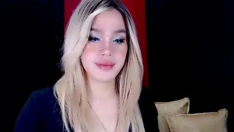 Snapshot of arianne_xoxo777 chatting on 01.16.25 ARIANNE CUMS online show from 01.16.25