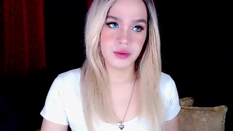 Snapshot of arianne_xoxo777 chatting on 01.27.25 ARIANNE CUMS online show from 01.27.25