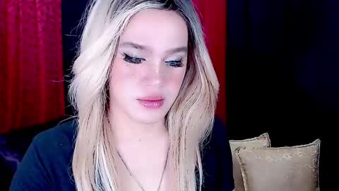 Snapshot of arianne_xoxo777 chatting on 02.11.25 ARIANNE CUMS online show from 02.11.25