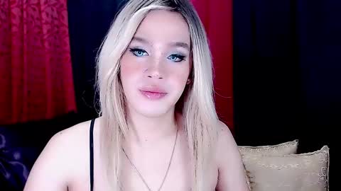 Snapshot of arianne_xoxo777 chatting on 02.12.25 ARIANNE CUMS online show from 02.12.25