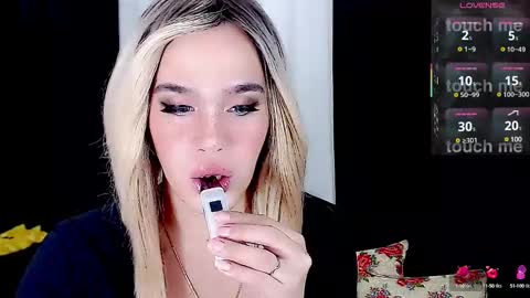 Snapshot of arianne_xoxo777 chatting on 02.22.25 ARIANNE CUMS online show from 02.22.25