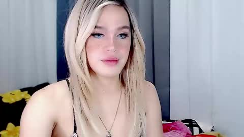 Snapshot of arianne_xoxo777 chatting on 02.23.25 ARIANNE CUMS online show from 02.23.25