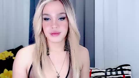 Snapshot of arianne_xoxo777 chatting on 02.26.25 ARIANNE CUMS online show from 02.26.25