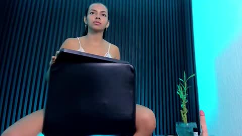 arianoova online show from 12.04.25