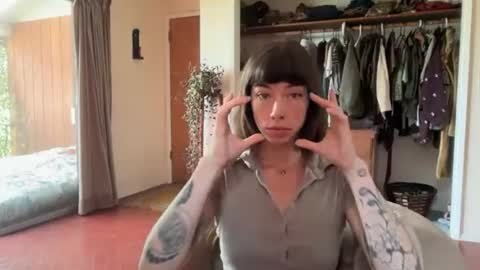 Aria  online show from 07.10.26
