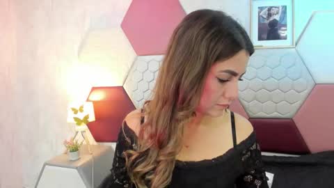 Snapshot of ariarous chatting on 03.25.26 aria online show from 03.25.26