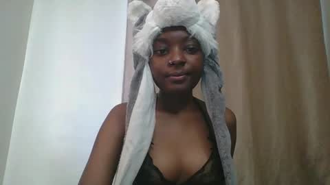 Snapshot of ariax_a chatting on 04.25.26 Tight pussy online show from 04.25.26