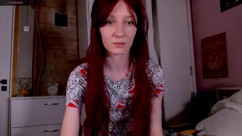 Snapshot of aribluush chatting on 11.23.25 aribluush online show from 11.23.25