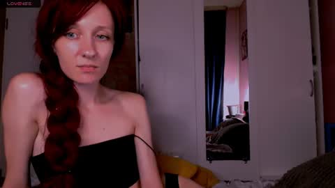 Snapshot of aribluush chatting on 06.14.26 aribluush online show from 06.14.26