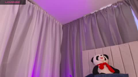 Snapshot of aribrunnet_ chatting on 02.06.25 Ari Just Ari online show from 02.06.25