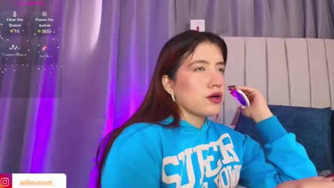 Snapshot of aribrunnet_ chatting on 03.10.25 Ari Just Ari online show from 03.10.25