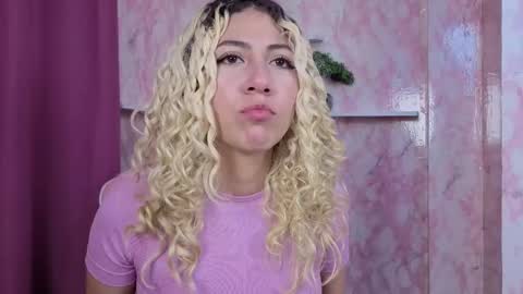 Snapshot of aribunnie chatting on 12.22.25 Ari Bunnie online show from 12.22.25