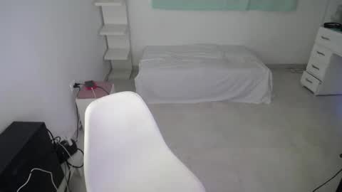 Snapshot of ariel_princess02 chatting on 03.01.25 daniella online show from 03.01.25