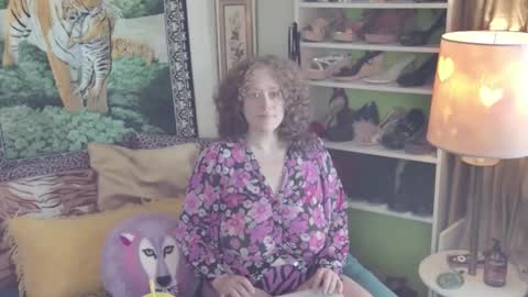 Arielle Ari online show from 10.30.25