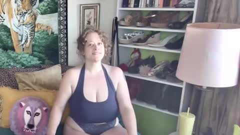 Arielle Ari online show from 11.03.25