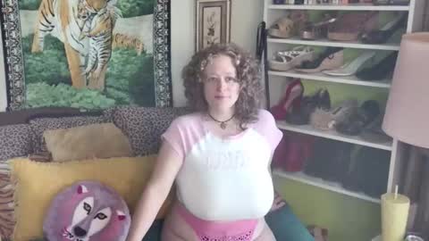 Arielle Ari online show from 11.13.25