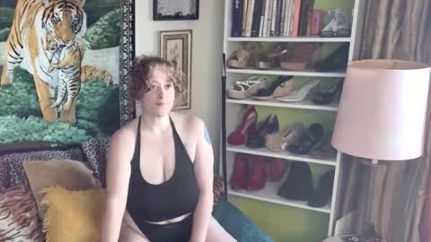 Arielle Ari online show from 12.02.25