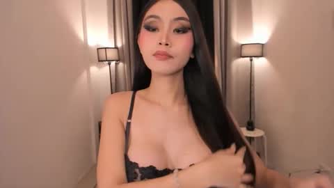 Snapshot of ariellaarida69 chatting on 04.21.26 MIRA GREYSON online show from 04.21.26
