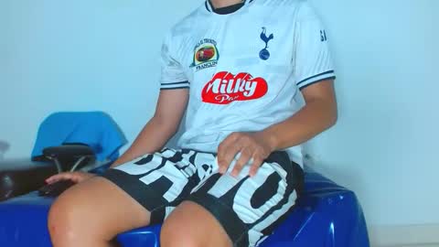 Ariel Aoir online show from 03.23.26