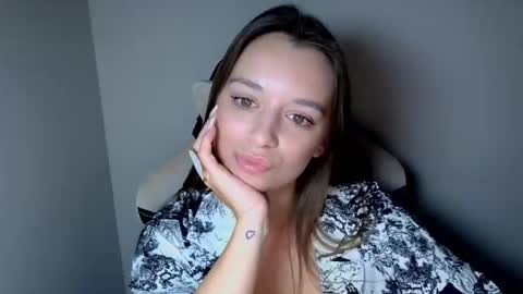 Snapshot of arielsandres chatting on 09.17.25 Ariel online show from 09.17.25